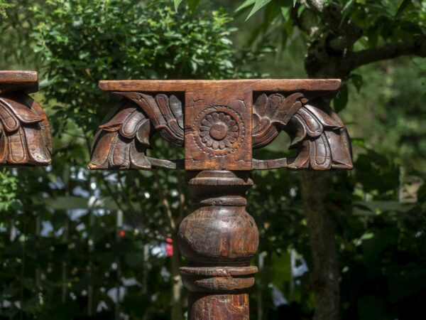 Coppia colonne antiche in legno indiane coloniali - immagine 2