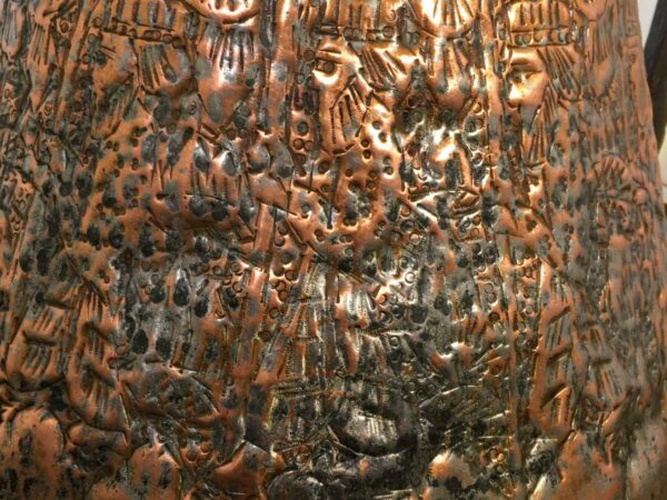 Anfora brocca rame in parte stagnata decori cesellati - immagine 2