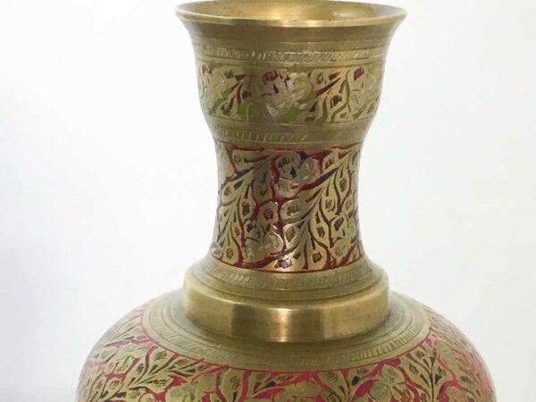Antico vaso indiano in ottone cesellato XX secolo - immagine 3
