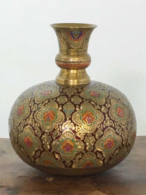Vaso narghilè-hookah indiano in ottone cesellato XX secolo