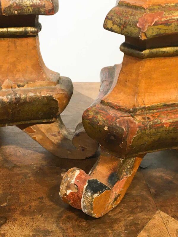 Serie di tre torcieri in legno del XVIII secolo - immagine 3