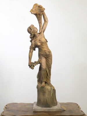 Antica scultura statua in terracotta periodo liberty