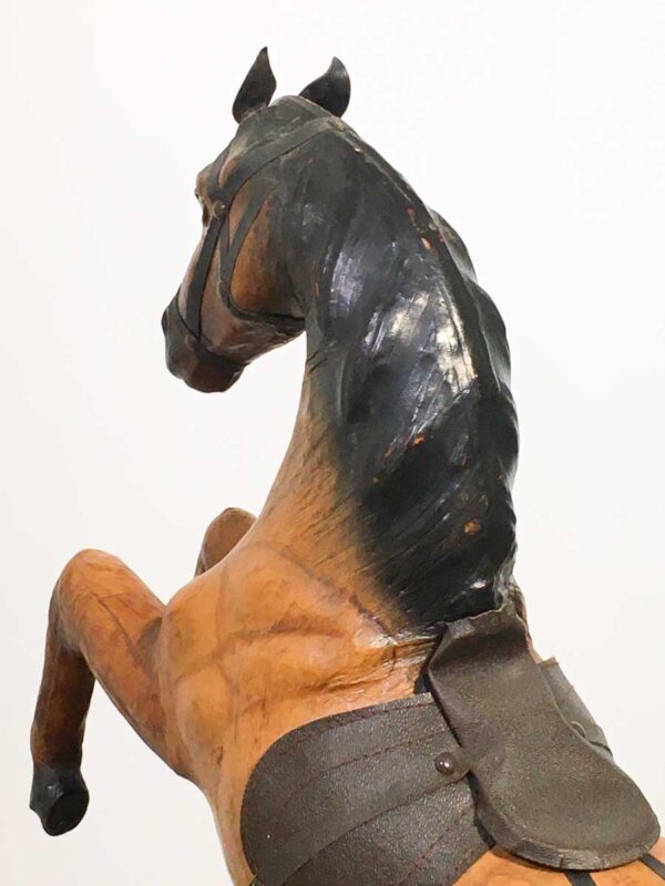 Scultura cavallo in legno intagliato e pelle XX secolo - immagine 4