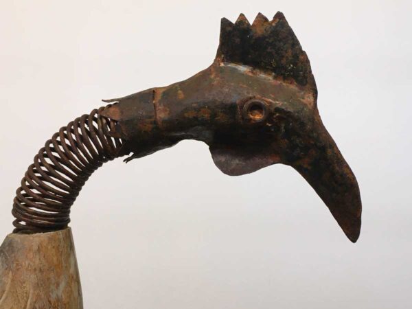 Scultura volatile in legno intagliato e ferro - immagine 3