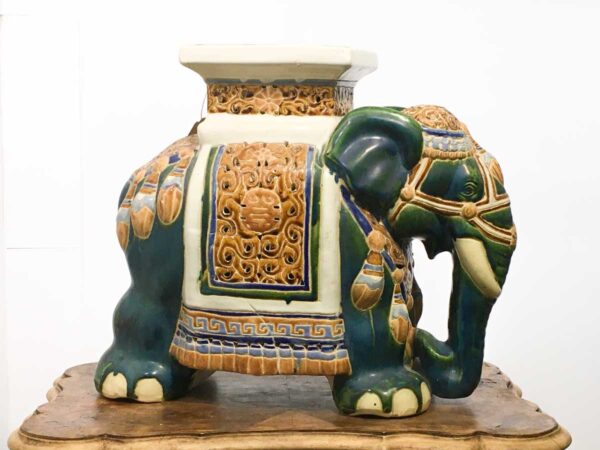 Elefante porta vasi in ceramica indiano XX secolo - immagine 2