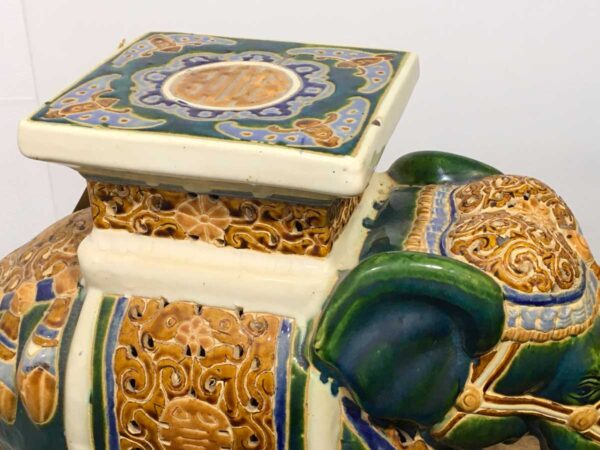 Elefante porta vasi in ceramica indiano XX secolo - immagine 4