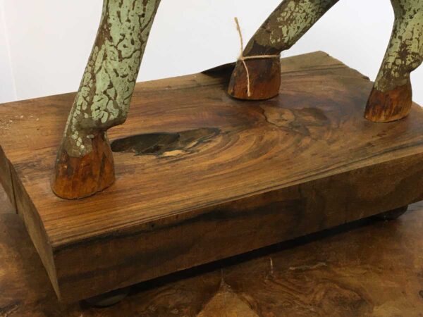 Scultura in legno cavallo orientale policromo con piedistallo legno - immagine 6