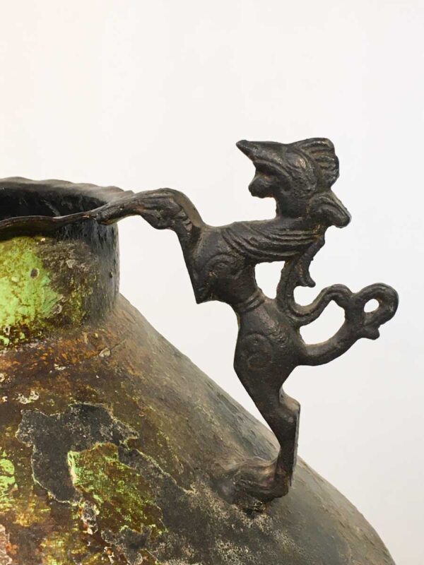 Calderone contenitore in metallo dipinto con manici a scultura - immagine 3