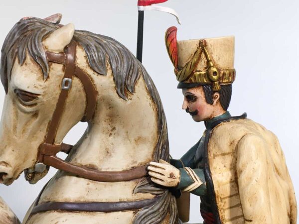 Scultura lignea raffigurante soldato ussaro a cavallo - immagine 3