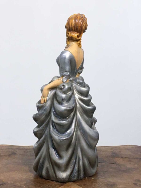 Antica statua in gesso raffigurante dama periodo Art nouveau - immagine 2