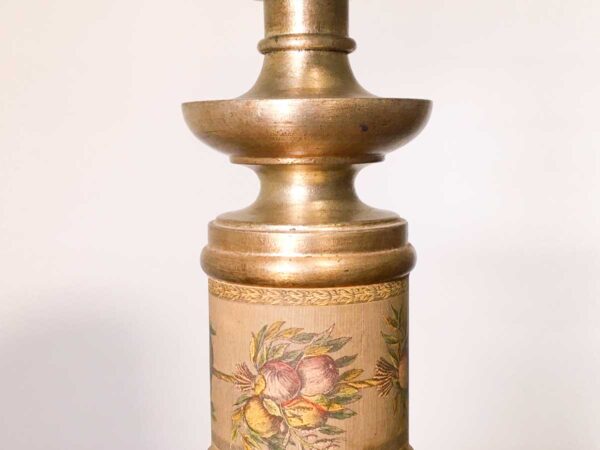 Lampada in legno intagliata con decoro in stoffa - immagine 4