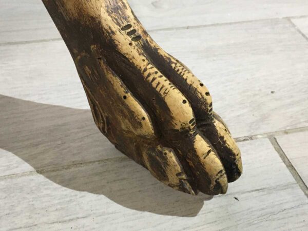 Sedia stile rinascimentale con bottoni ottone e seduta in cuoio - immagine 4