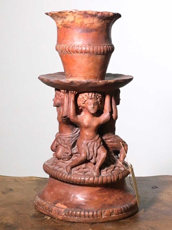 Scultura porta cero in terracotta con cariatidi - immagine 2