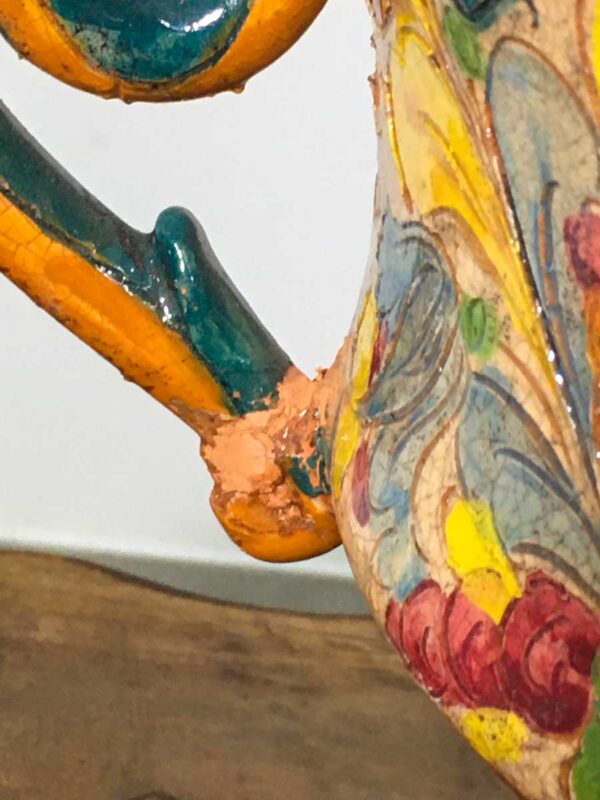 Vaso centrotavola biansato in terracotta dipinto e decorato - immagine 4