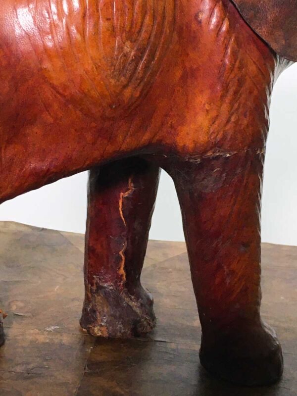 Scultura in legno e pelle elefante anni mid century - immagine 3
