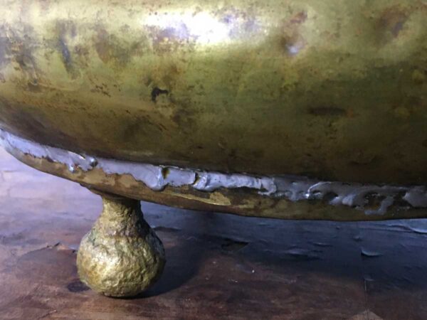 Calderone antico in ottone cesellato con manico in rame - immagine 4
