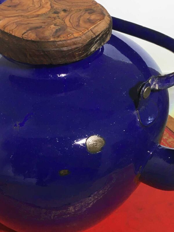 Bollitore in metallo smaltato blu “2 leoni” vintage - immagine 3