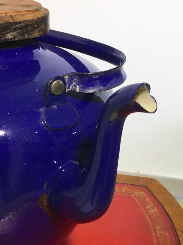 Bollitore in metallo smaltato blu “2 leoni” vintage - immagine 2