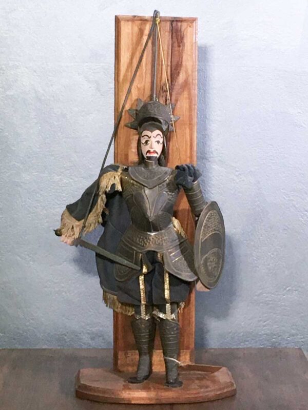 Antico pupo siciliano con piedistallo in legno - immagine 2