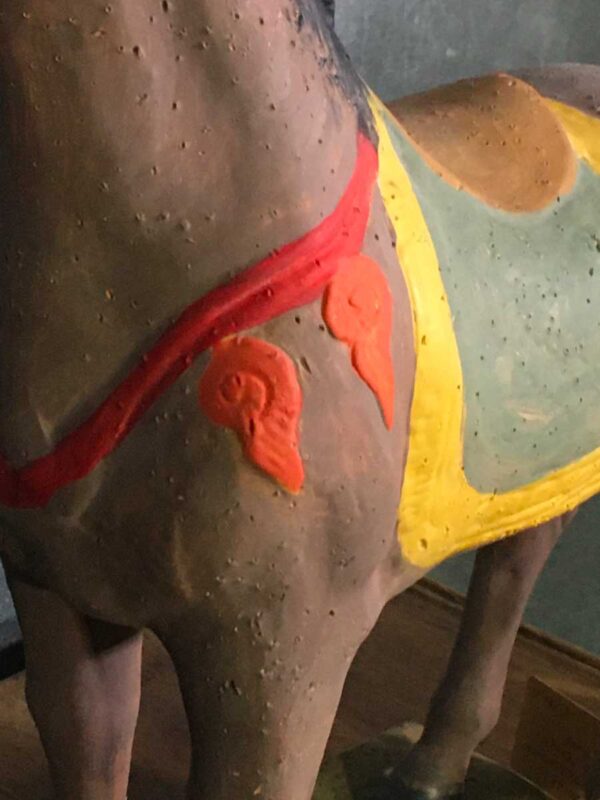Cavallo in terracotta dipinto in stile Tang a tinta piatta XX secolo - immagine 2
