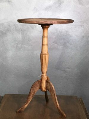 Tavolino inglese in legno decolorato al naturale primi XX sec