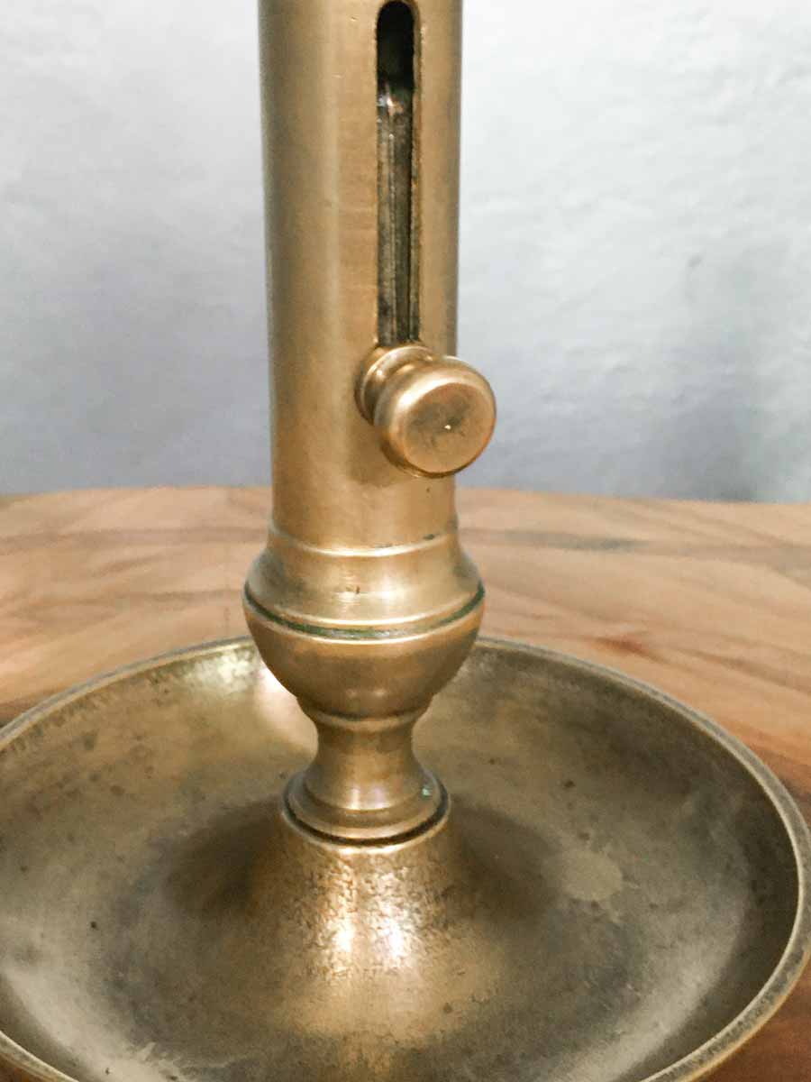 Candeliere bugia antico in ottone con alza candela XIX sec - immagine 2