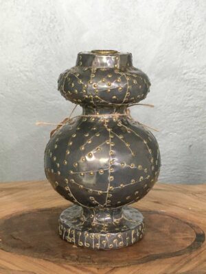 Candeliere artigianale in legno e placche di metallo mid century