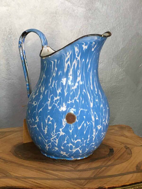 Brocca in metallo smaltata decoro azzurro “due leoni” anni '30-'40 - immagine 2