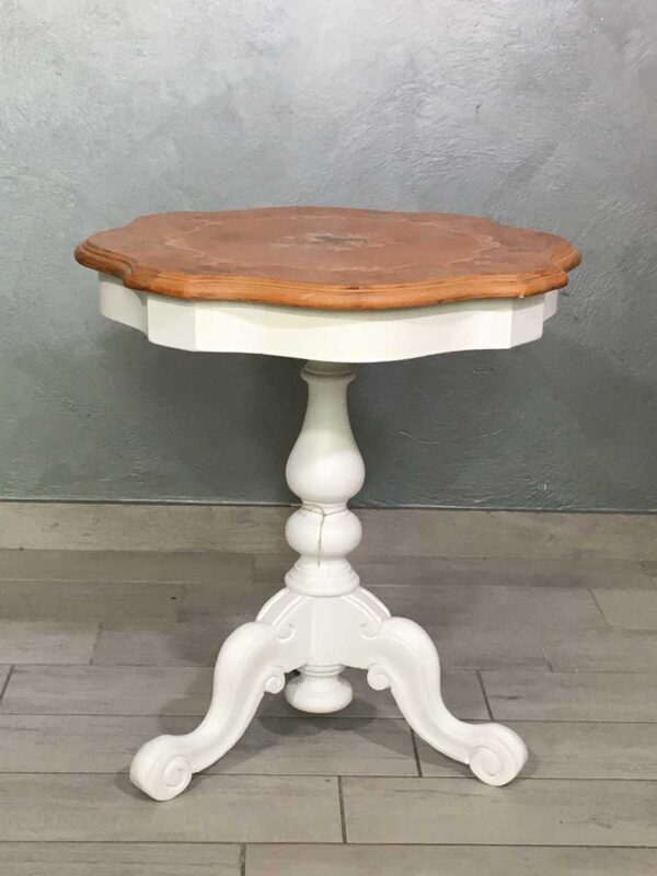 Tavolino mono gamba bianco con piano intarsiato metà XX