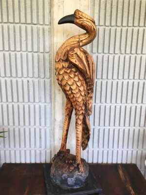 Grande scultura in legno raffigurante un'aquila XX secolo
