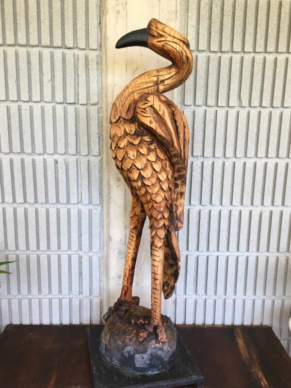 Grande scultura in legno raffigurante un'aquila XX secolo