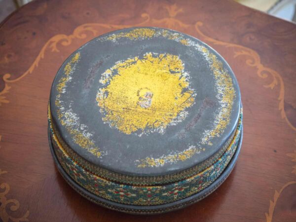 Scatola biscotti di latta olandese decorata mid century - immagine 3