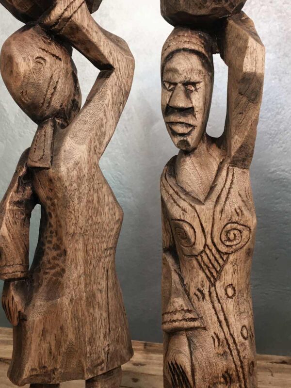Coppia sculture in legno di donne africane - immagine 3