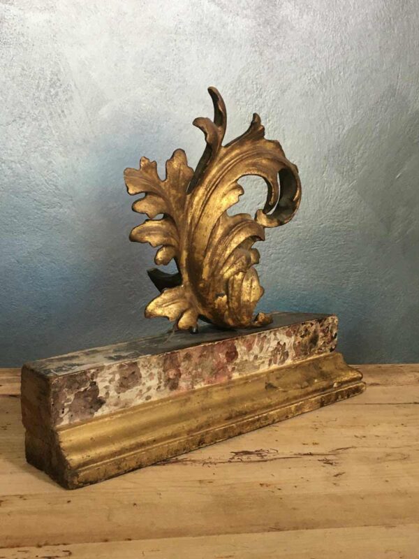 Installazione con decori da recupero XVIII secolo - immagine 2