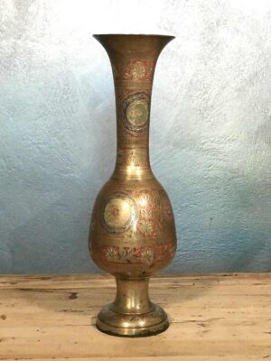 Vaso indiano ottone cesellato del XX secolo