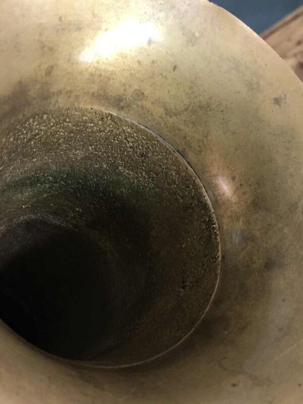 Vaso indiano ottone cesellato del XX secolo - immagine 4