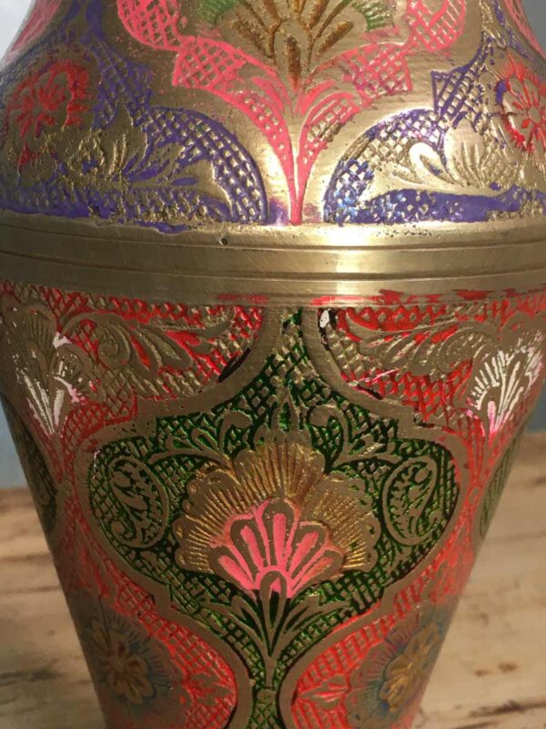 Vaso indiano ottone policromo cesellato del XX secolo - immagine 4