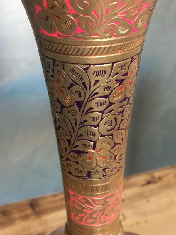 Vaso indiano ottone policromo cesellato mid century - immagine 3