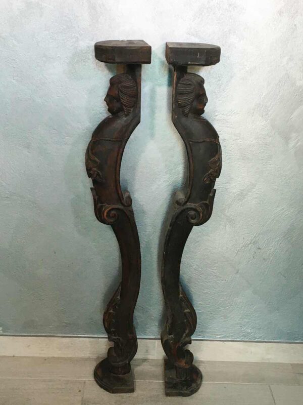 Coppia colonne lesene o telamoni in legno del XIX secolo ebanizzate