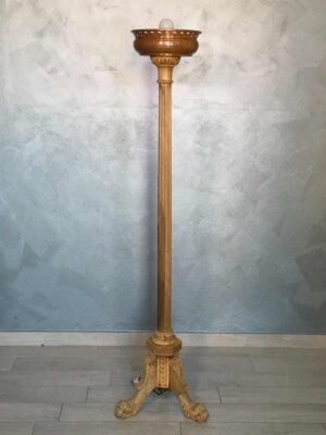 Lampada da trasformazione porta cero con piedi zampa leone con rame