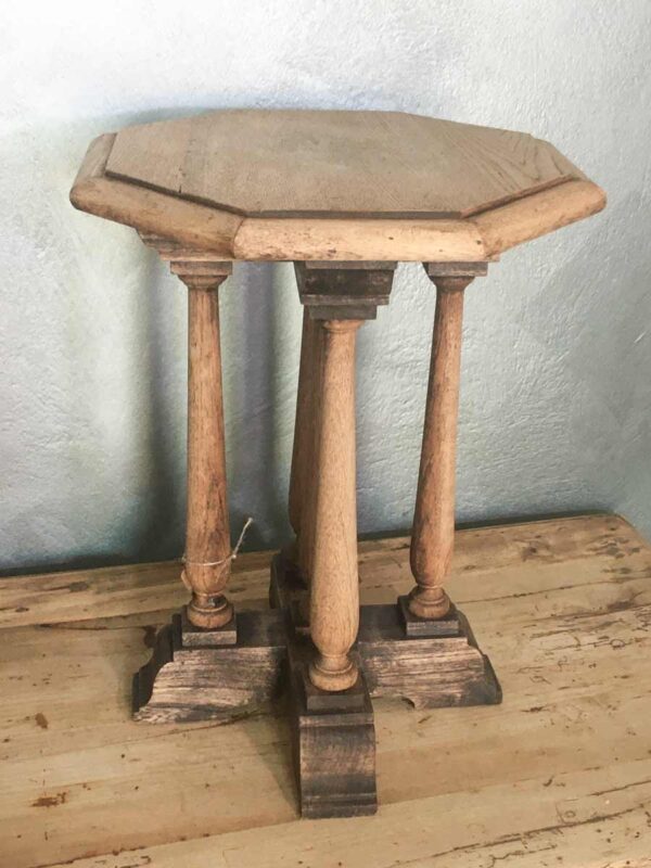 Tavolino in legno con colonne stile neoclassico - immagine 4