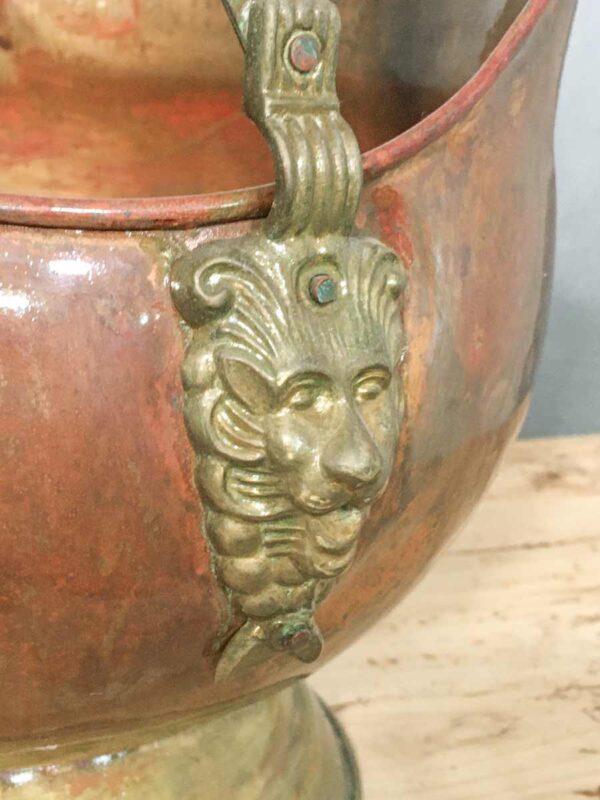 Antico porta carbone in rame e manico ottone e ceramica Delft - immagine 3