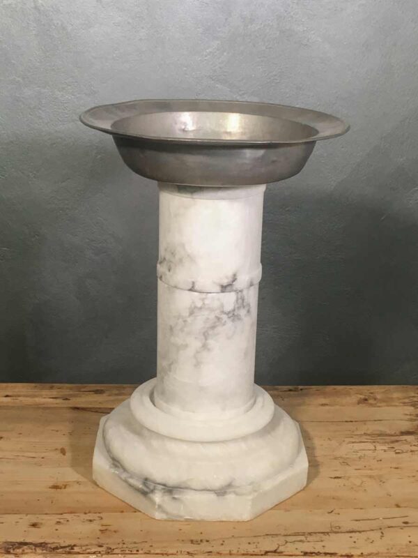 Colonna bassa in marmo con pezzi a incastro torniti - immagine 5