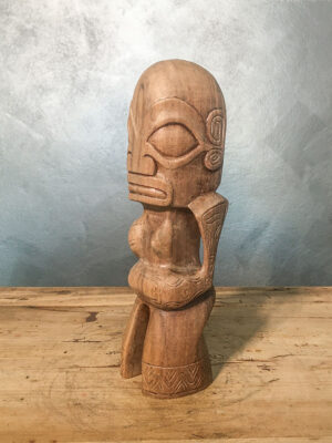 Scultura legno polinesiana raffigurante “Tiki” semidio simile uomini