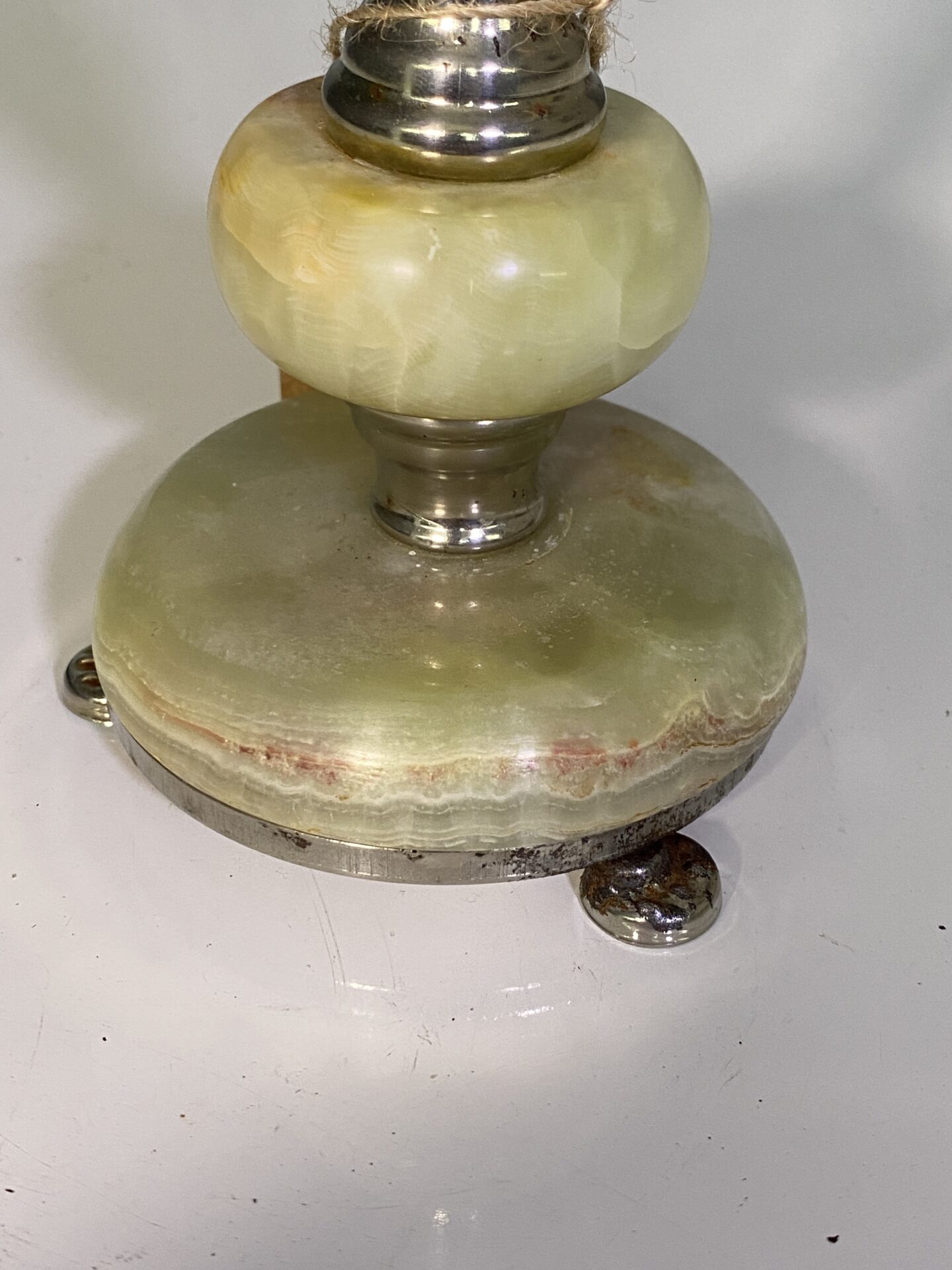 Candelabro antico in metallo e onice vintage mid century - immagine 3