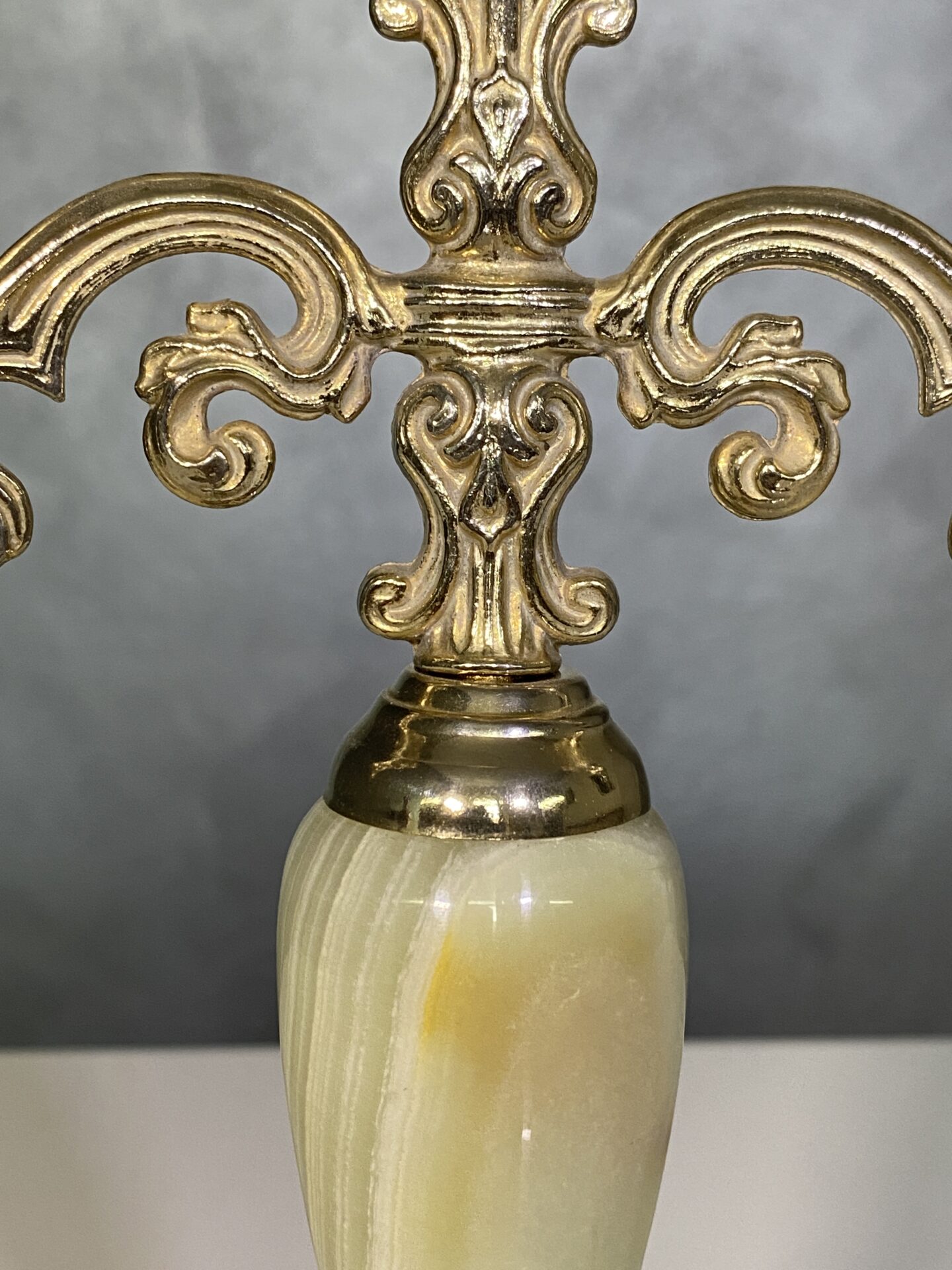 Candelabro antico in metallo e onice vintage mid century - immagine 2