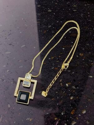Collana Swarovski originale dal design geometrico