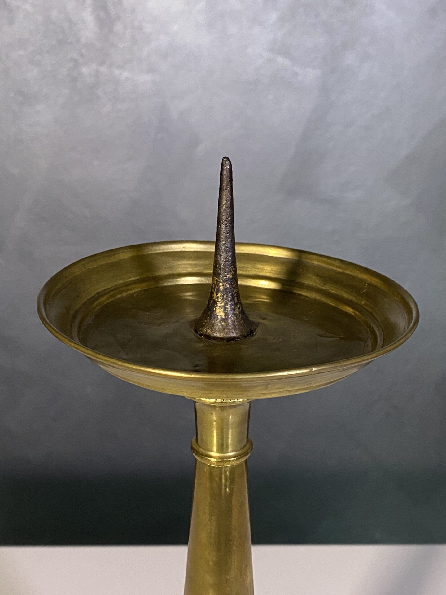 Antico torciere candeliere porta cero in ottone - immagine 3