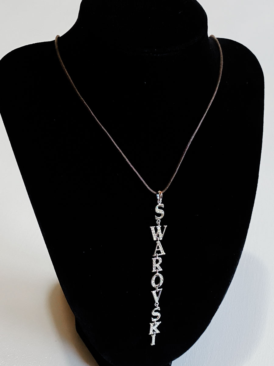 Collana pendente Swarovski con nome brand - immagine 2