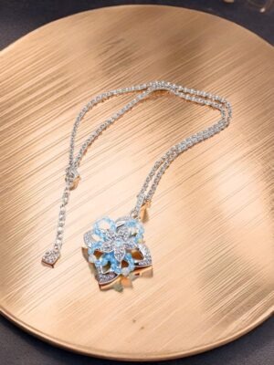 Collana Swarovski con pendente floreale cristalli blu e azzurri